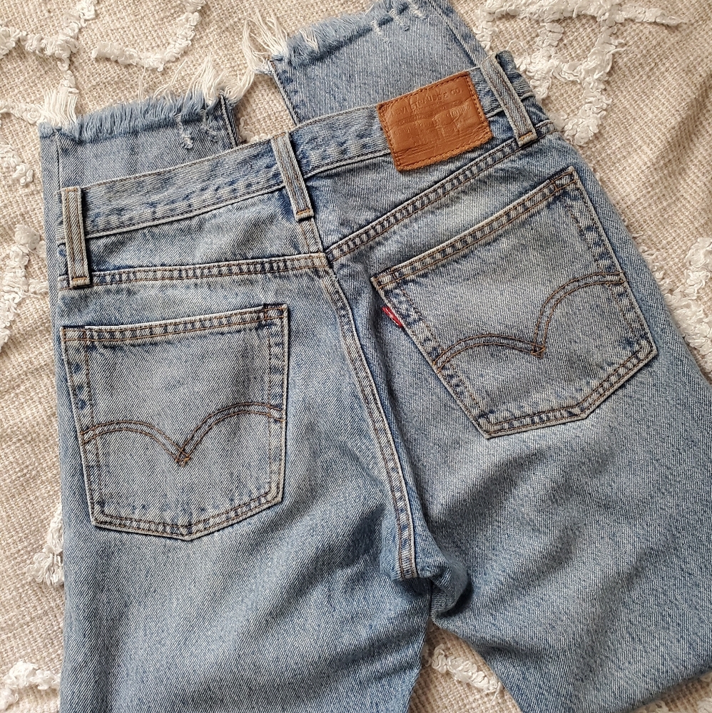 Levis wedgie - Picture 2 of 4